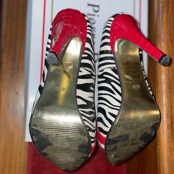 Pierre Dumas Women’s red white black combo Shoes Heels Pumps slip on closed toe - Picture 6 of 6